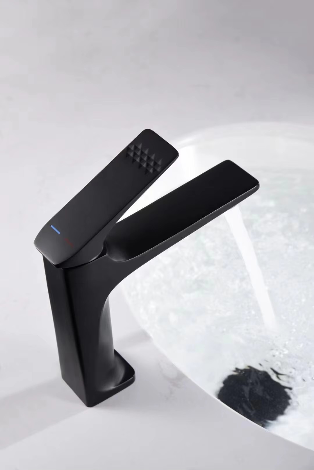 HB6022 Luxurious Bathroom Products Zinc Sanitary Ware Wash Basin Faucet
