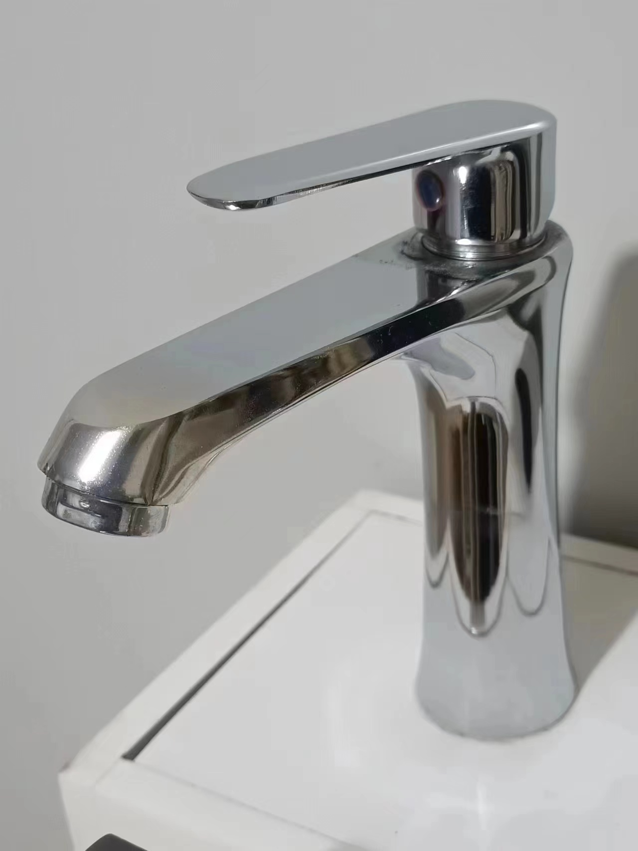  HB6054 New Design Single Cold Water Zinc Body Single Handle Basin Faucet	