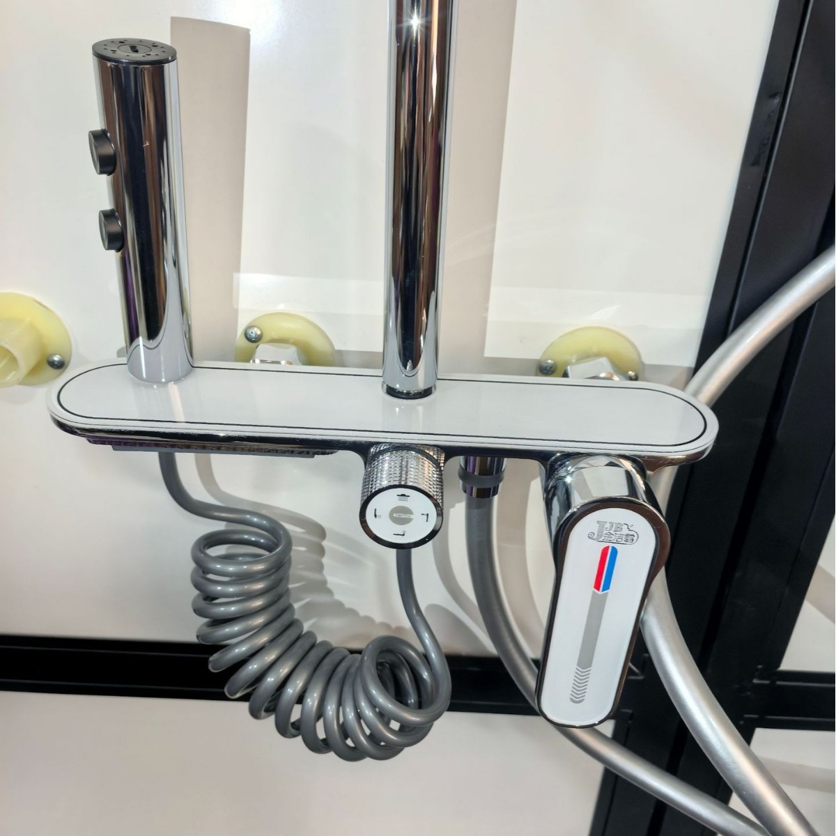 HS8023 Newly designed high-quality brass shower faucet