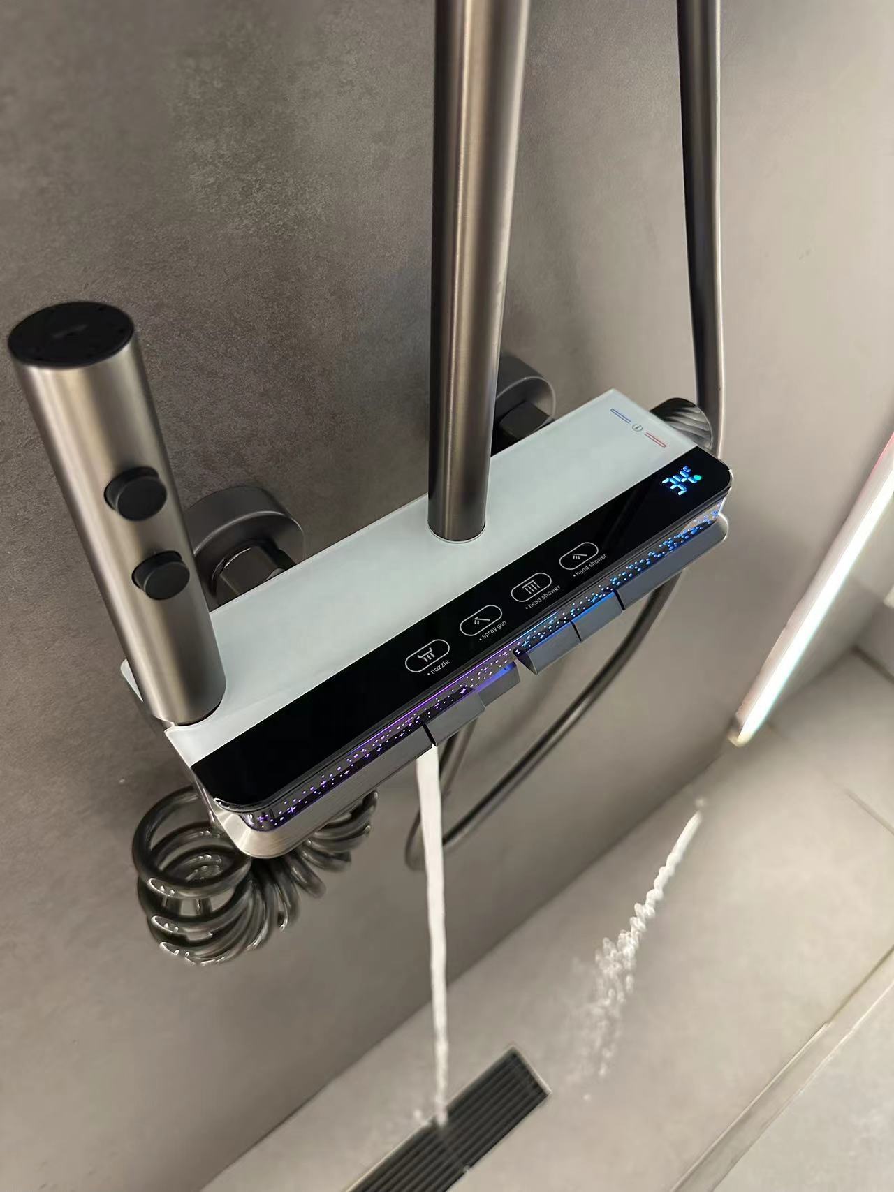 HS8081 Newly designed high-quality aluminum shower faucet