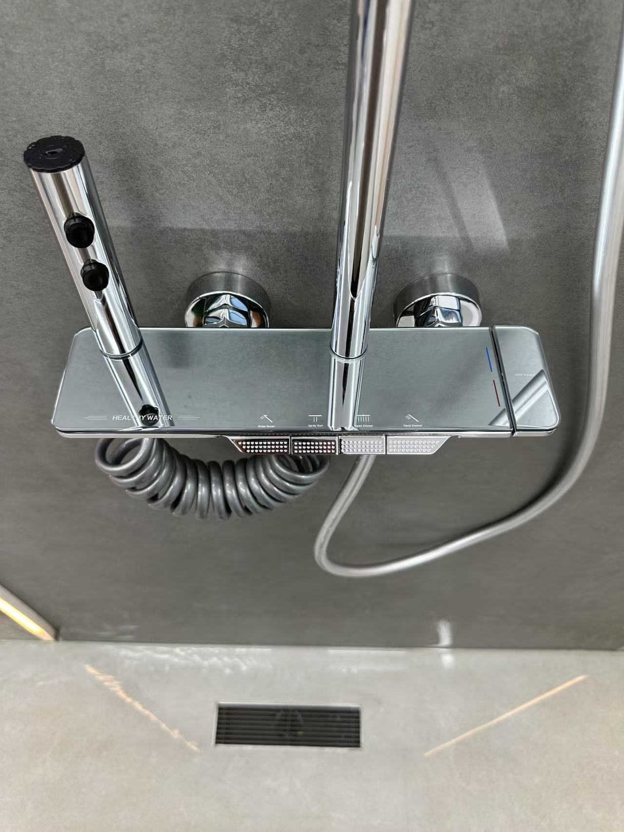 HS8082 Newly designed high-quality aluminum shower faucet